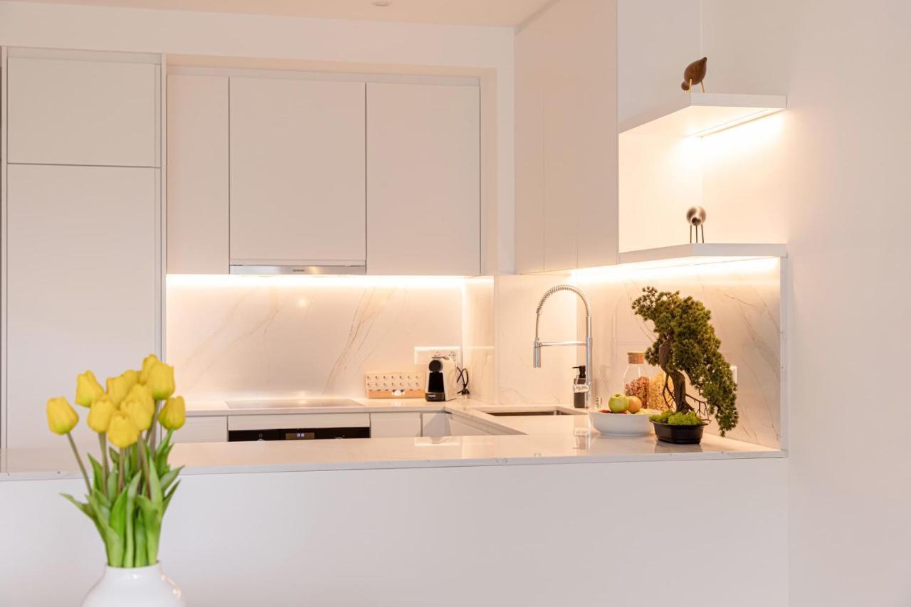Hamilius Center By Rentaroo Apartment *
